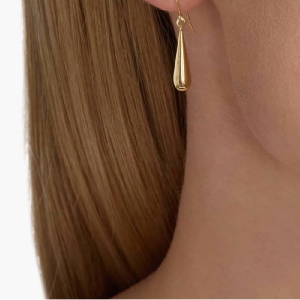 Elegant Gold Teardrop Earrings - Picture 3 of 9